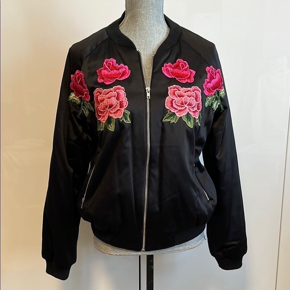 ENDLESS ROSE Floral Embroidered Satiny Bomber Varsity Statement Jacket, Size M